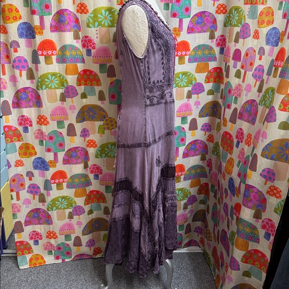 The Pyramid Collection. Sleeveless Bohemian Sleeveless Dress. Small - Picture 5 of 11